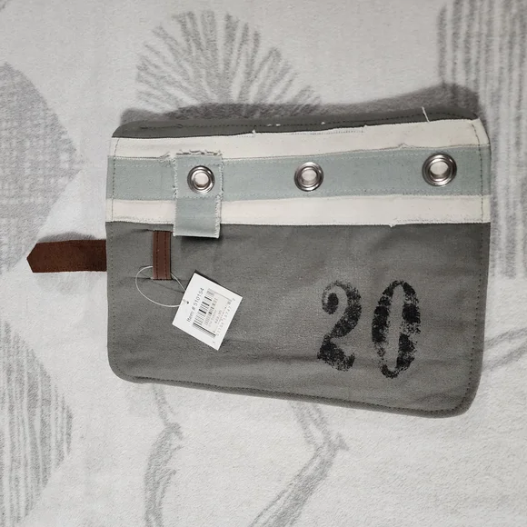 Canvas iPad or Tablet Pouch Sleeve - Picture 2 of 6